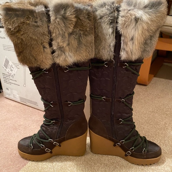 Platform boots with rabbit fur trim - Picture 2 of 4